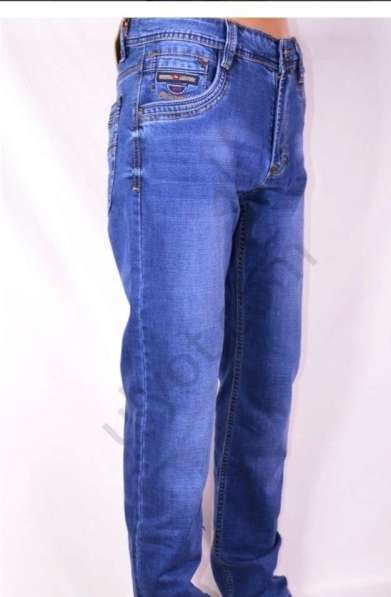 Мужские прямые джинсы в фото 5