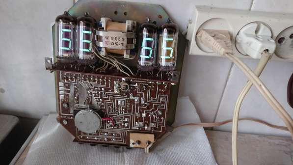 Чaсы элeктpонные нaстенные 2шт в Челябинске фото 8