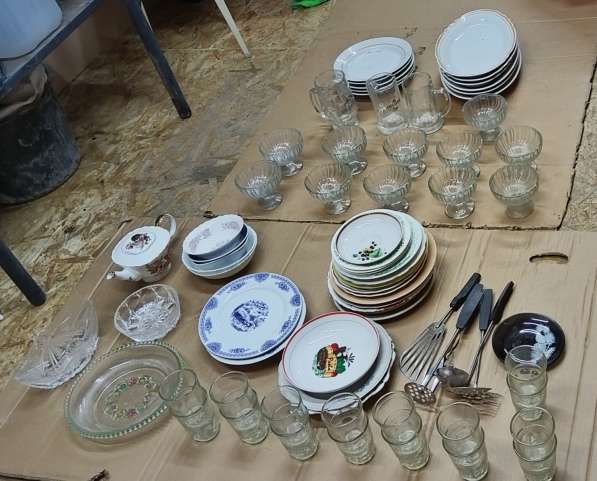 Тарелки стаканы