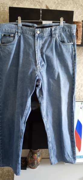 Джинсы Alessandro Manzoni, Boss, Италия. Levi Strauss & CO в Москве