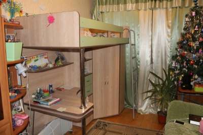 двухярусную кровать-шкаф-стол Беларуссия