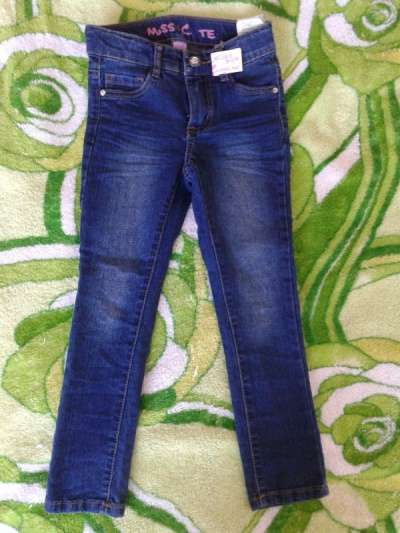 джинсы новые для девочки 4-5 лет