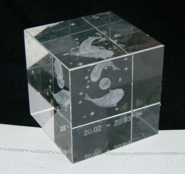 Пресс-папье хрустальное Знак зодиака Рыбы (X215)