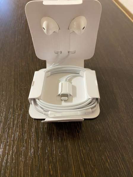 Оригинальные наушники EarPods