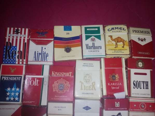 Пустые пачки от сигарет советского периода