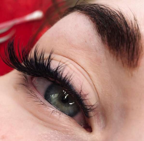 Наращивание ресничек