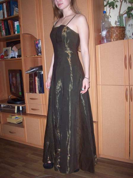 Коктейльное платье с палантином, 44−46 (M)
