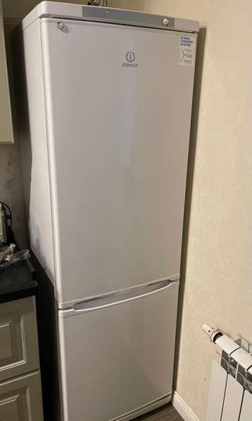 Холодильник двухкамерный indesit ES 18 в Люберцы