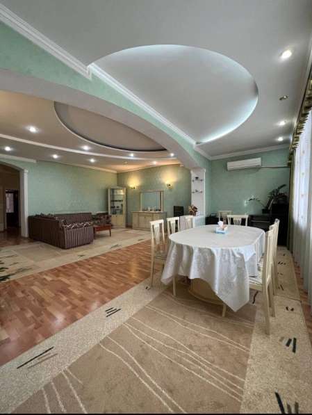 Двухуровневая 260 м. 3 комнаты в фото 9