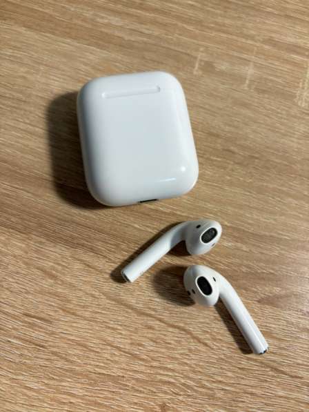 AirPods 2 поколения