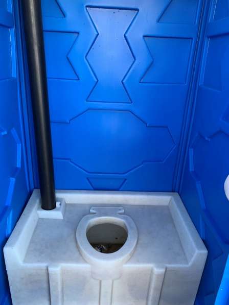 Туалетные кабины (биотуалеты) б/у: для дачи, стройки в Москве