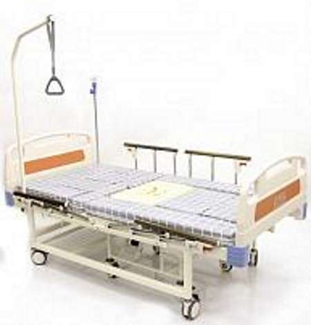 Кровать медицинская функциональная с туалетом и креслом в фото 4