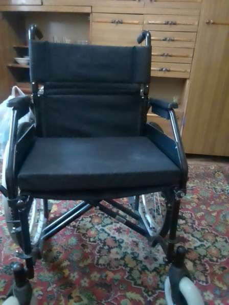 Продам инвалидную коляску домашнию