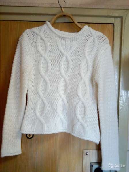 Кофта белая, вязаная
