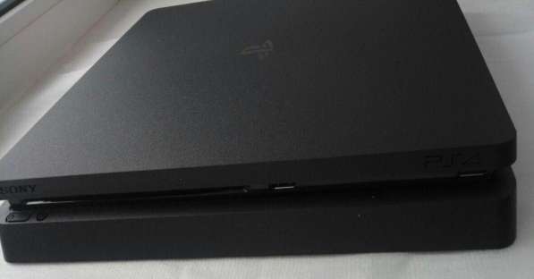 PlayStation 4, на 1 терабайт, 1 джойстик в Москве