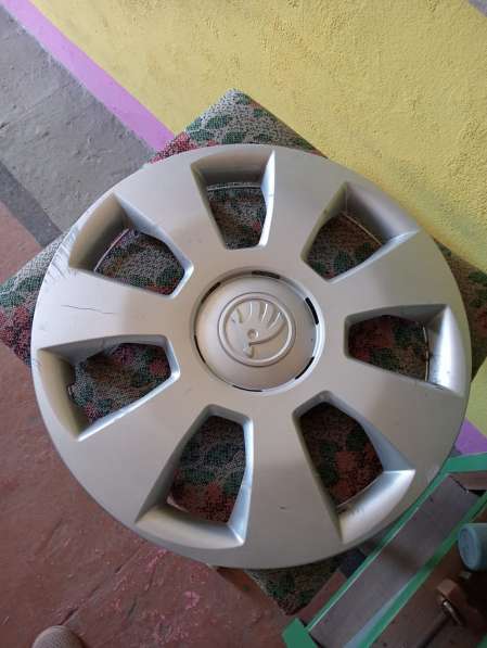 Колпак на автомобиль