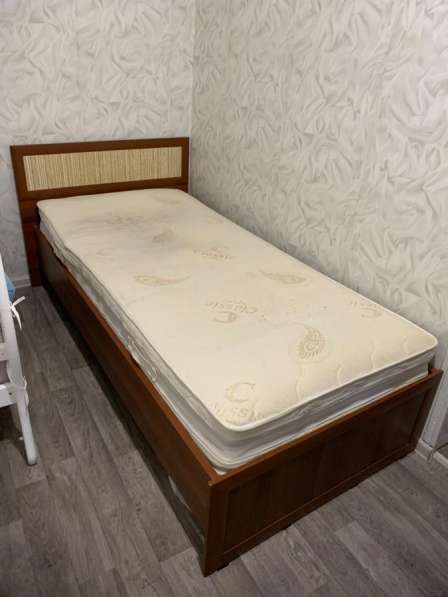 Односпальная кровать