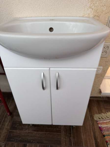 Раковина с тумбой