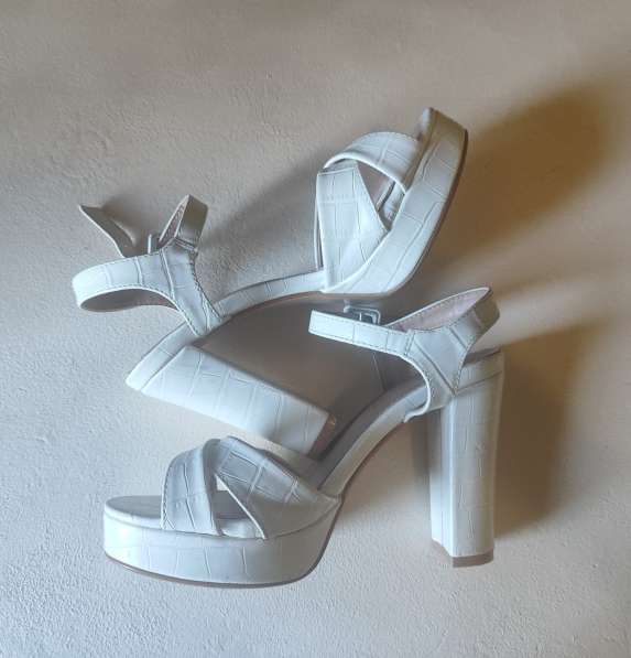 Sandales à talons hauts ouverts в 