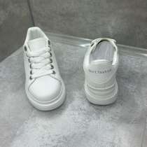 Кроссовки женские новые, в г.Сургут