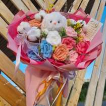 Вязаный букетик ручной работы с зайкой, в Заполярном