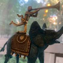 Кабинетная скульптура ручной работы «Ликующий Ангел», в Томске