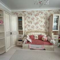 Набор красивой мебели шкафы+диван, в Тюмени