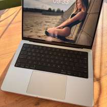 Macbook pro 14 m1 16gb 1 Tb (10 ядер) американец, в Москве