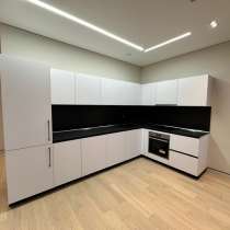 Продается угловая кухня новая производство Италия, в Москве