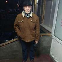 Михаил, 63 года, хочет пообщаться, в Москве