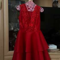 Продам платье на девочку красного цвета, в Туле