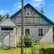 Добротный кирпичный дом с хоз и баней, 50 соток земли, в Пскове