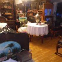 Старинный круглый стол, в Москве