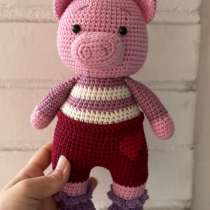 Вязаная игрушка Свинка Хрюша, в Санкт-Петербурге