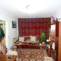 Продам срочно! 2 ком. кв. Хрущевка 42 м2. 27,7т.$, в г.Бишкек