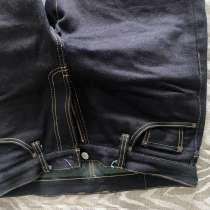 Продам джины состояние новые размер 33 100% хлопок соус Джан, в Брянске