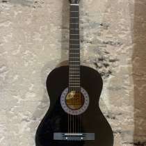 Продам гитару с дополнением к ней, в Приморско-Ахтарске