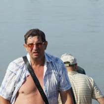 Андрей, 55 лет, хочет пообщаться, в Москве