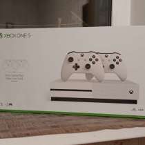Xbox One S 1TB / 2 Джостика / Ultimate, в Энгельсе